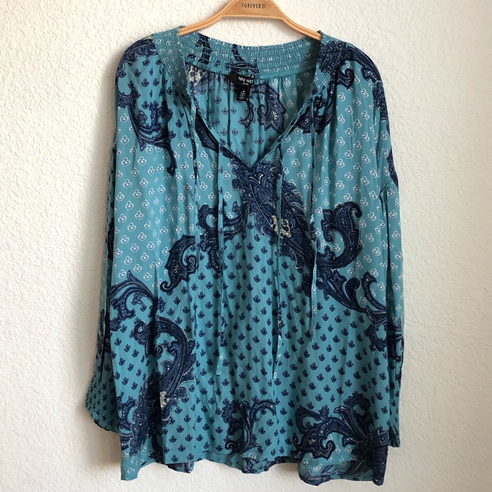 2xHP🎉Nine West 🦋 Paisley Blouse